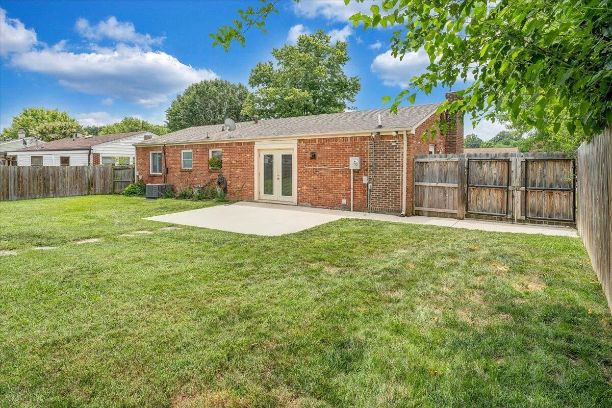 2835 Envoy DR - Photo 33