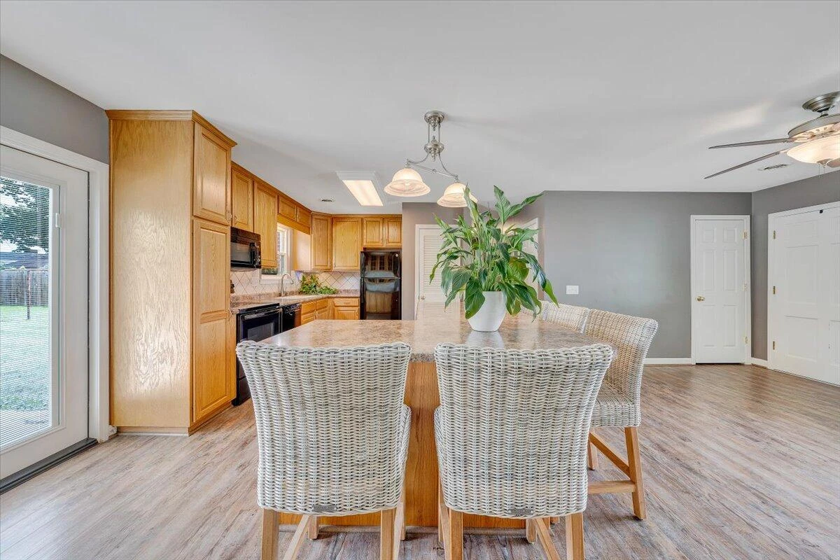2835 Envoy DR - Photo 6
