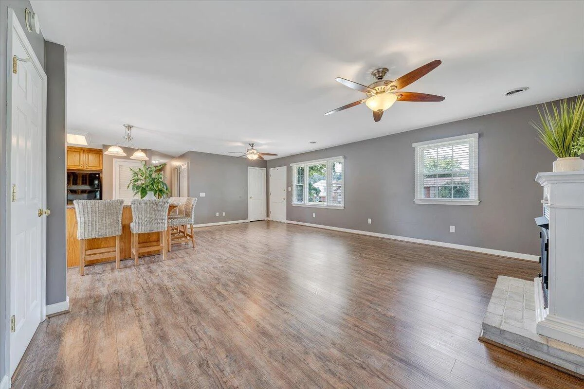 2835 Envoy DR - Photo 8