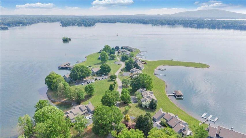 96 Peninsula Point DR - Photo 68