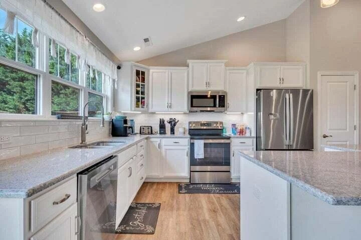 915 Morewood RD - Photo 16