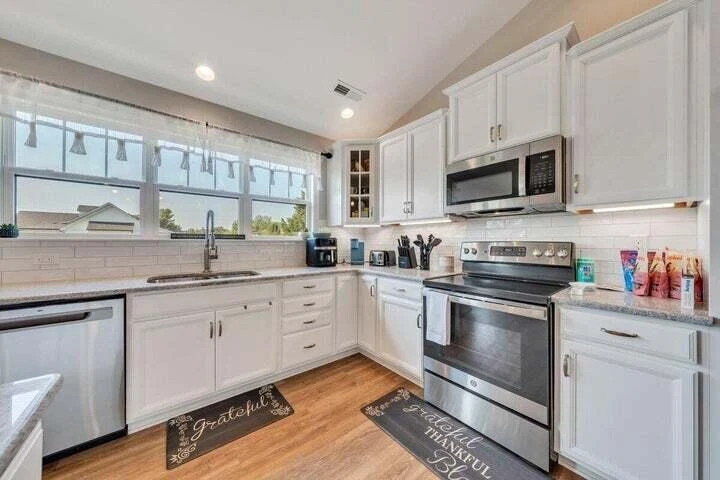 915 Morewood RD - Photo 18