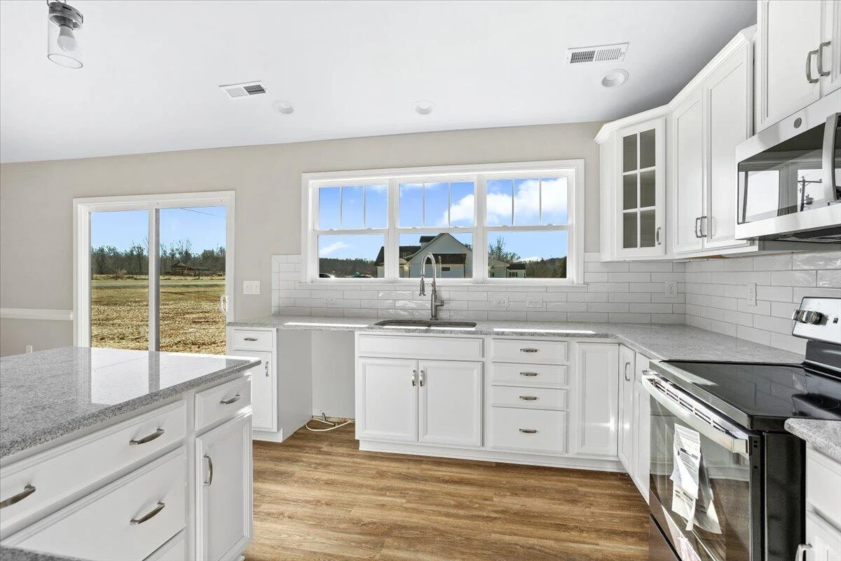 915 Morewood RD - Photo 3