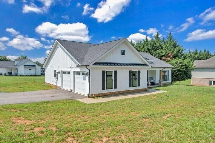 915 Morewood RD - Photo 45