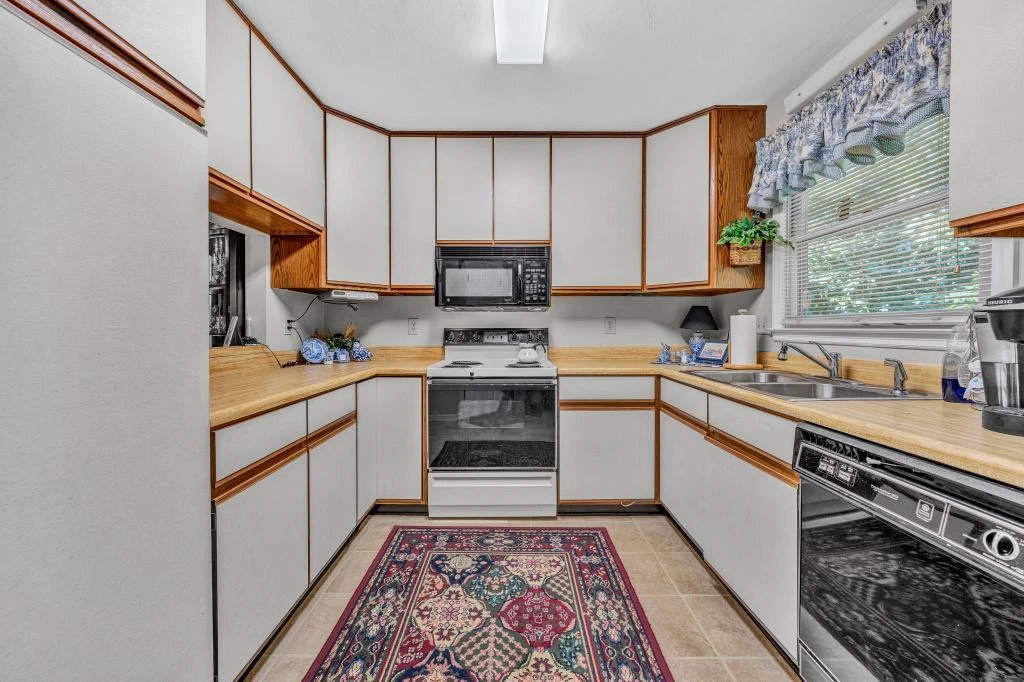 4670 Mill View CT - Photo 8
