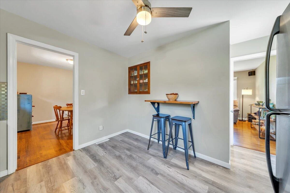 2236 Mountain View TER - Photo 8