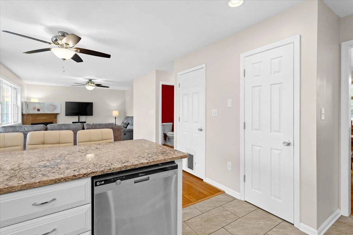 636 Russell Springs DR - Photo 14
