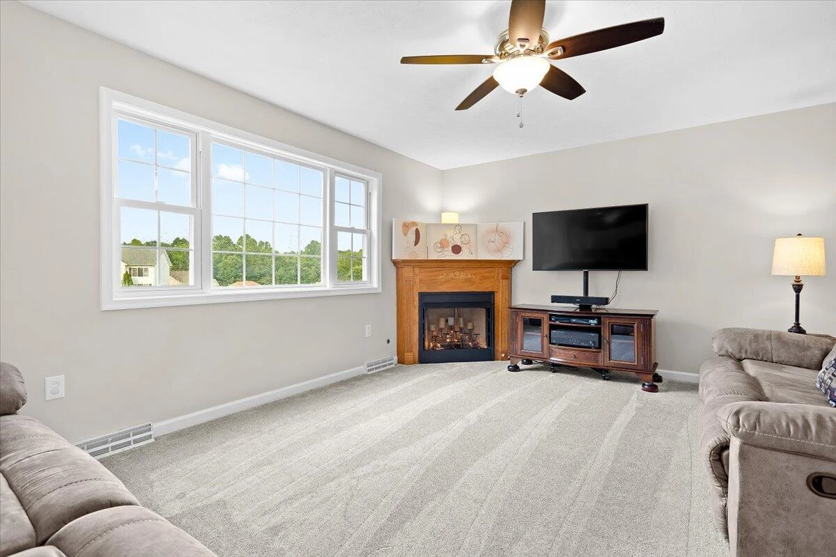 636 Russell Springs DR - Photo 18