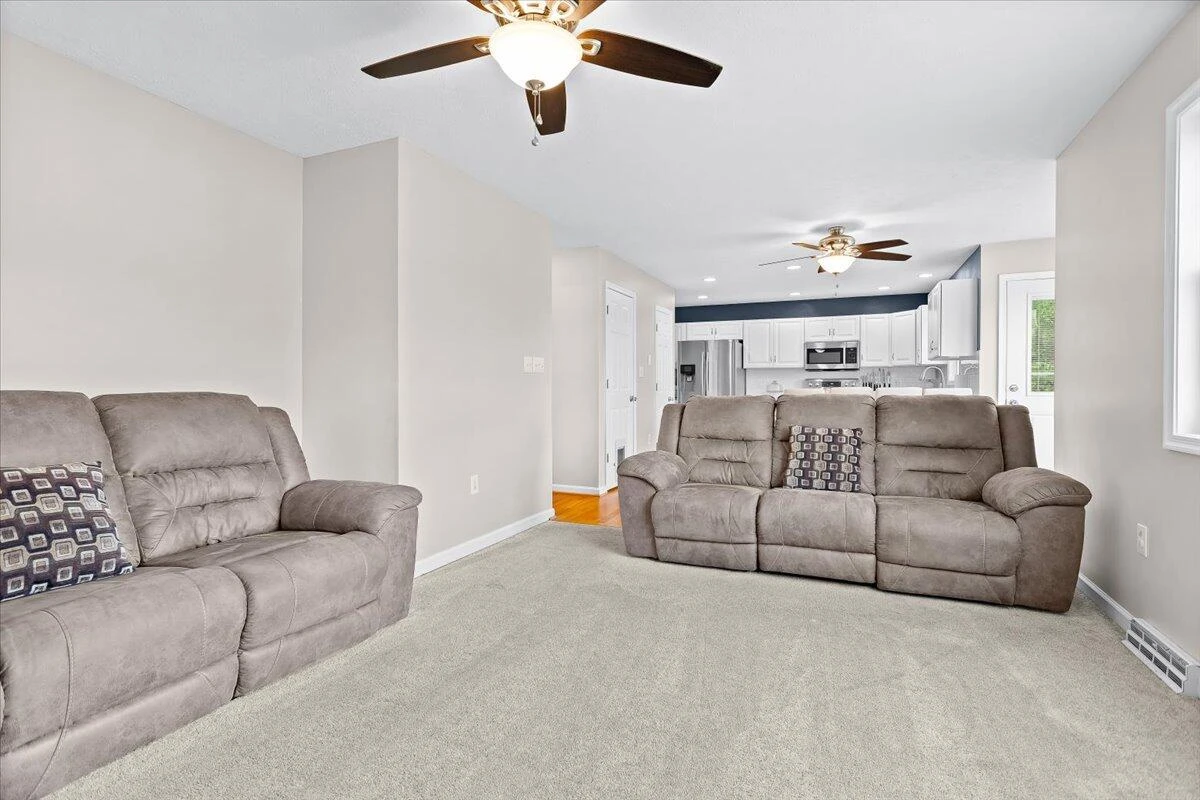 636 Russell Springs DR - Photo 19