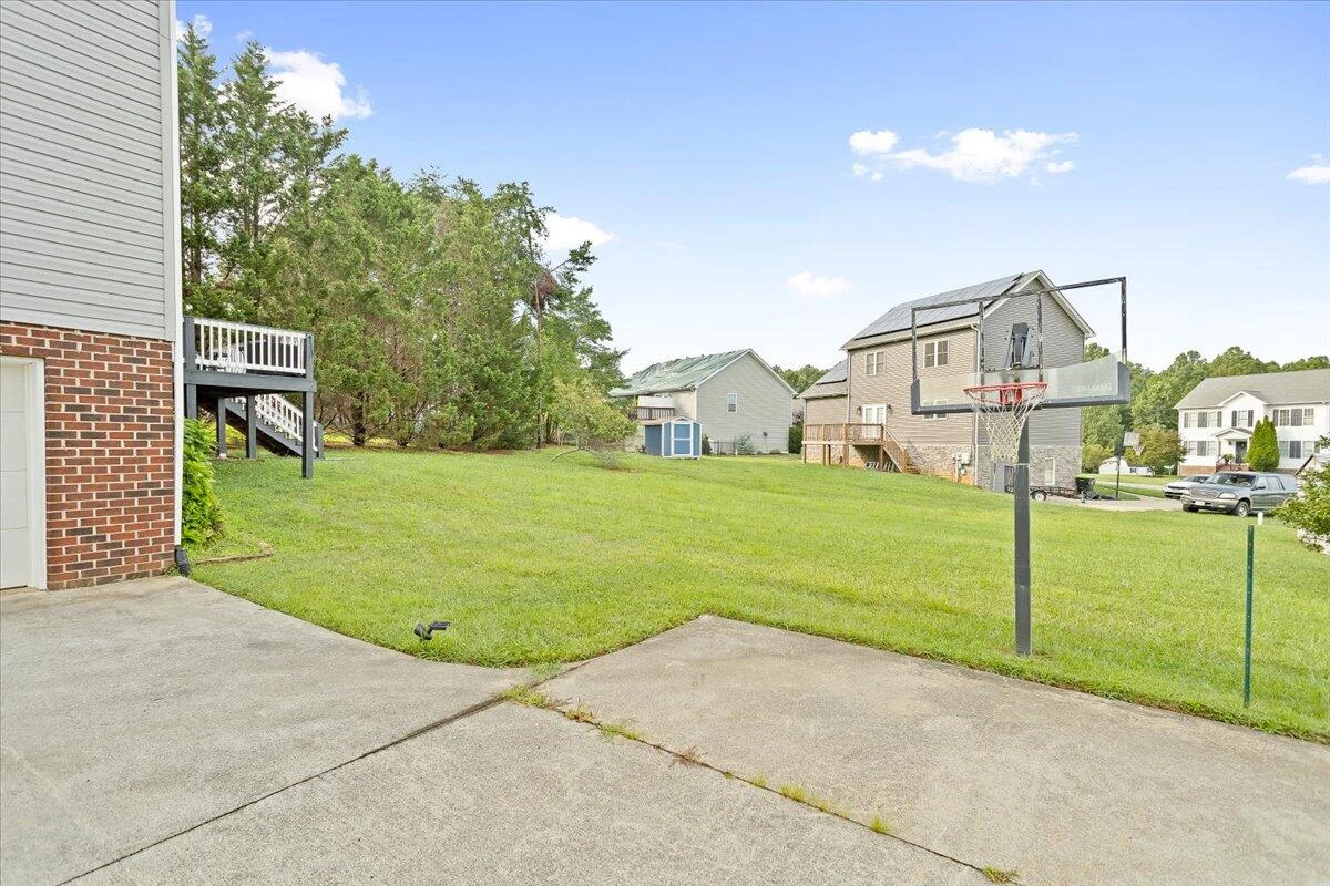 636 Russell Springs DR - Photo 44