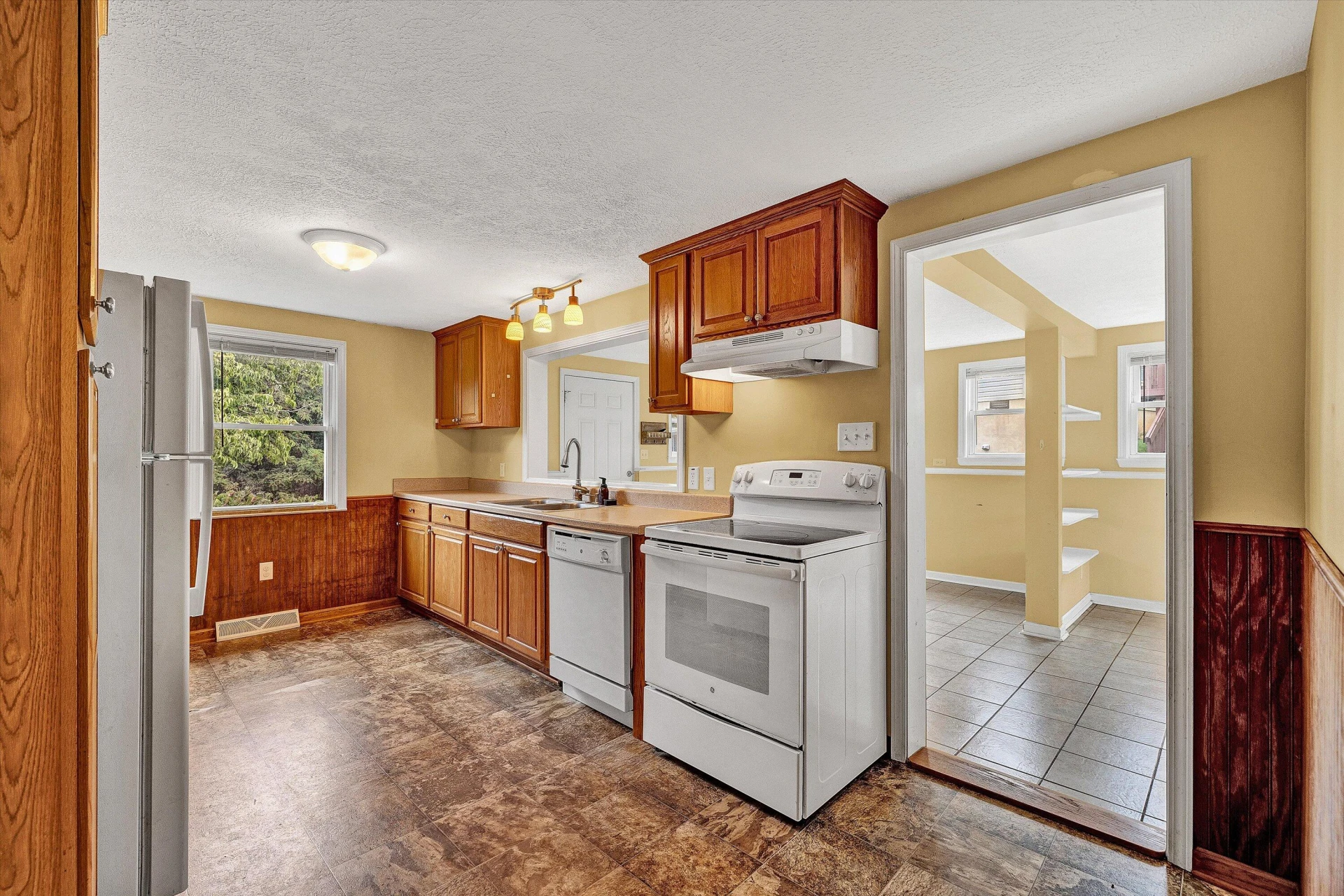 1907 Redwood RD - Photo 22