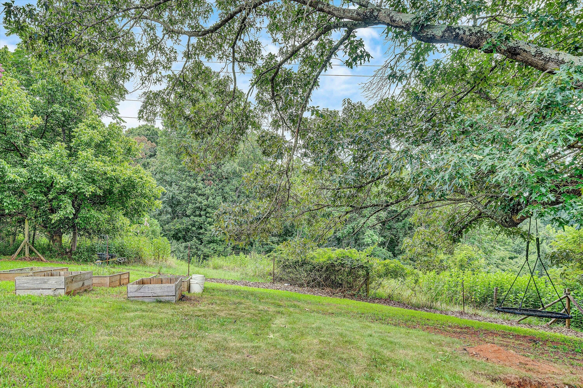 1907 Redwood RD - Photo 25