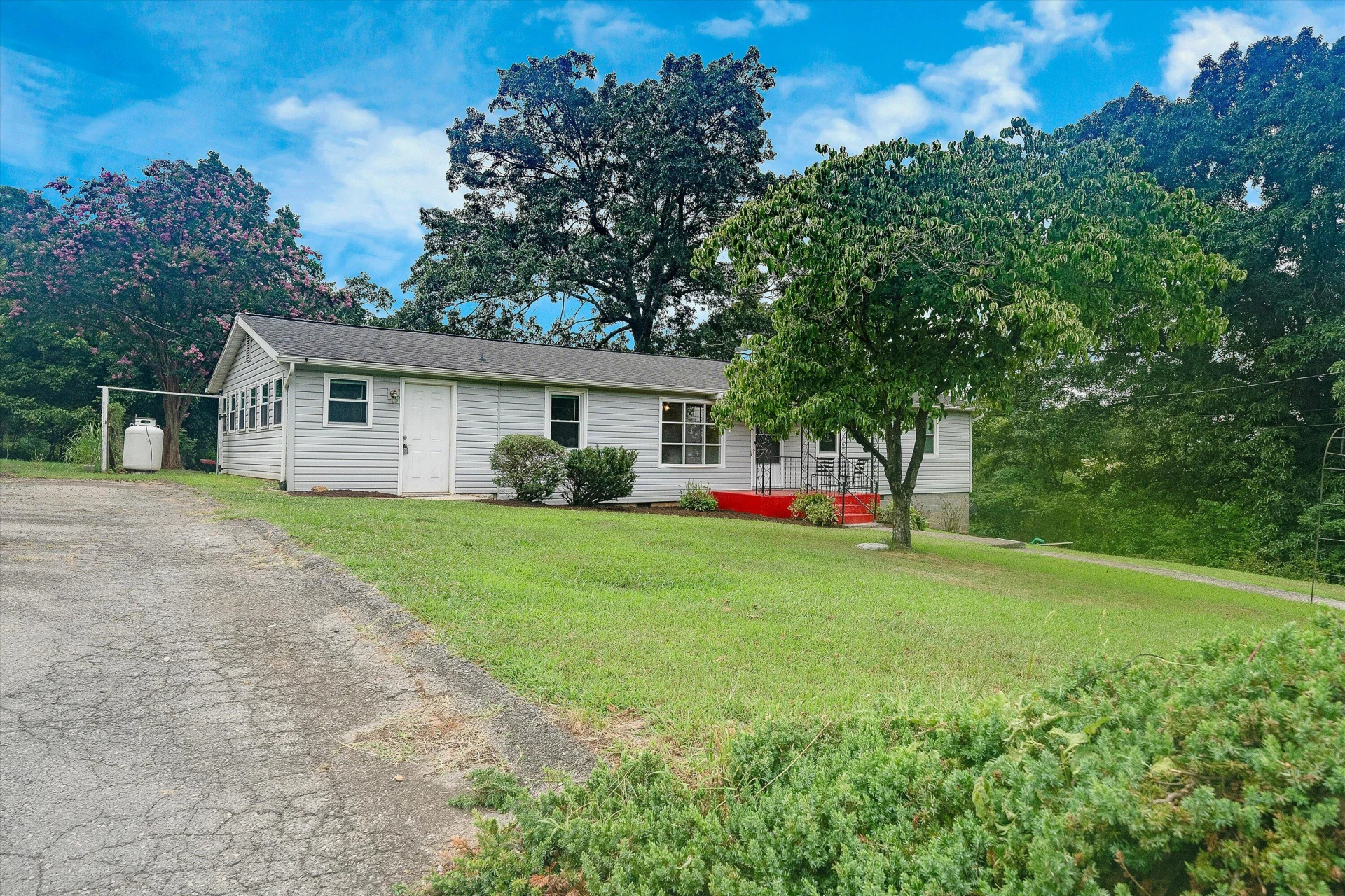 1907 Redwood RD - Photo 5
