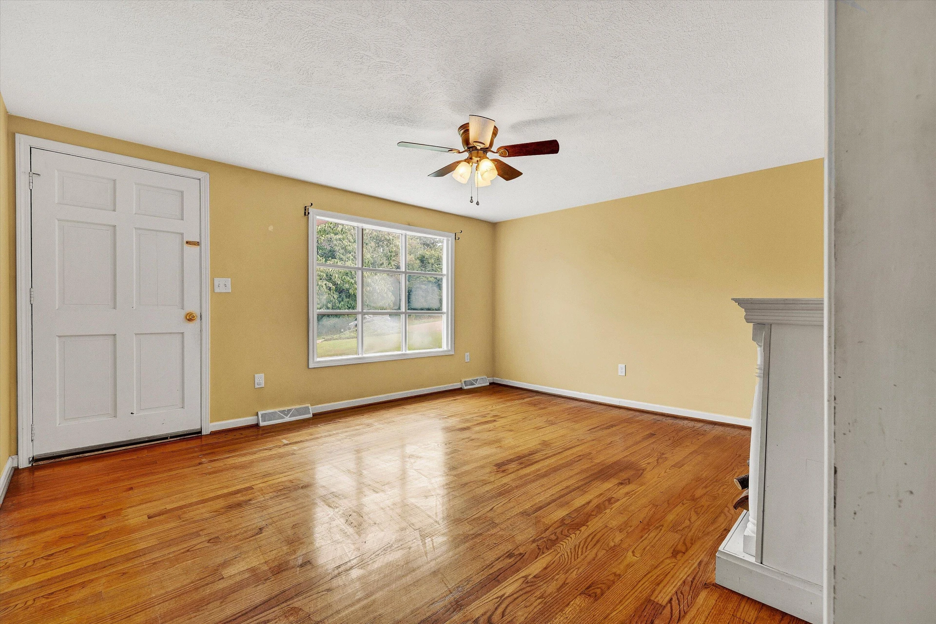 1907 Redwood RD - Photo 6