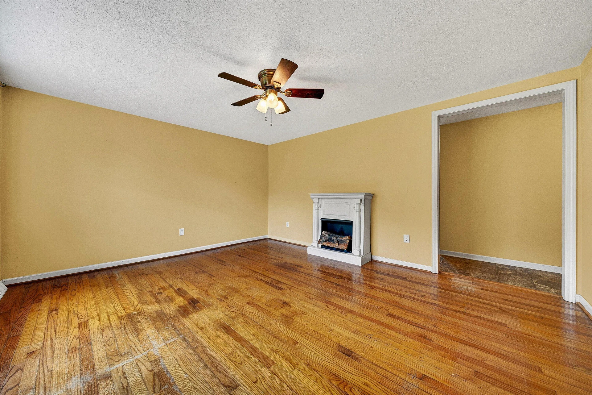 1907 Redwood RD - Photo 7