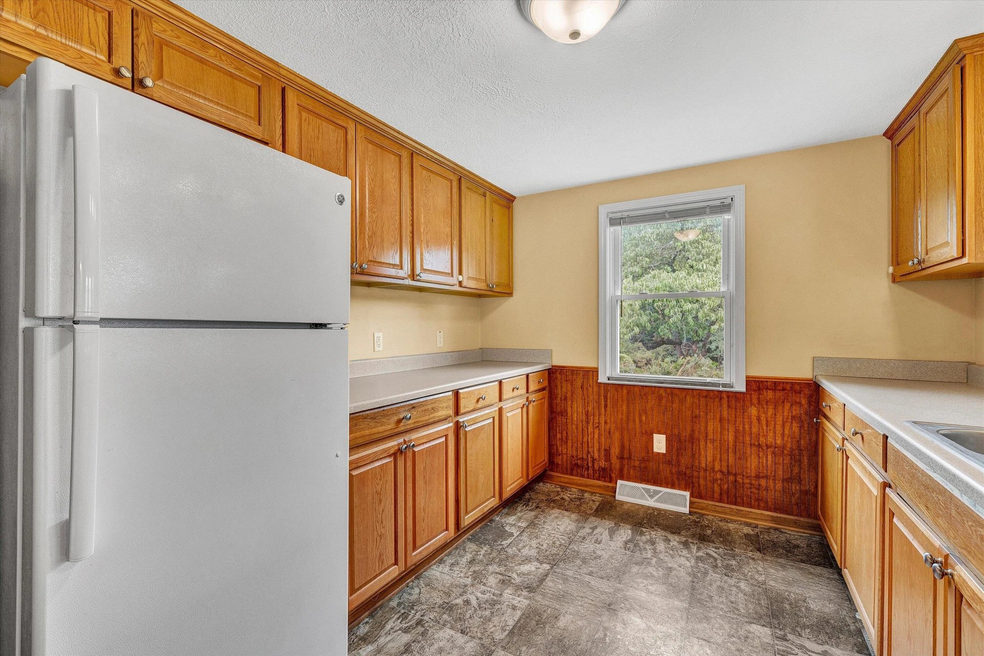 1907 Redwood RD - Photo 10
