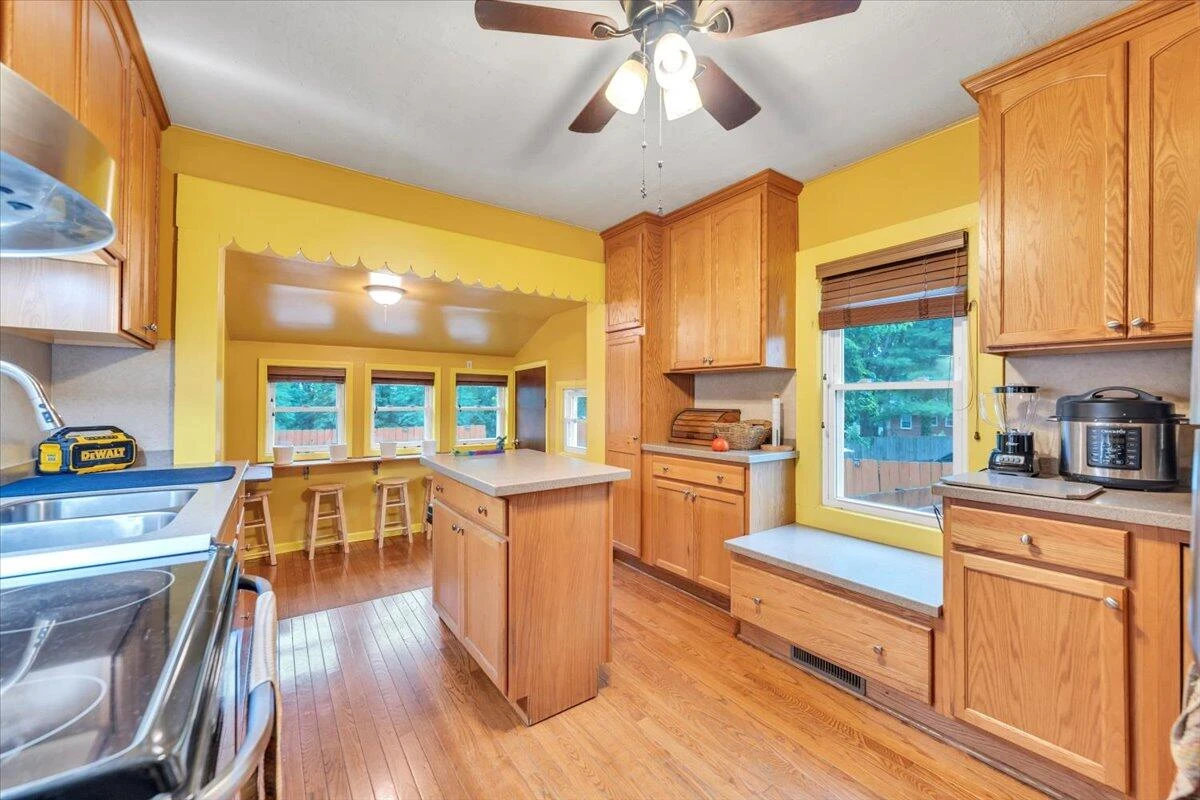 4917 Autumn LN - Photo 42