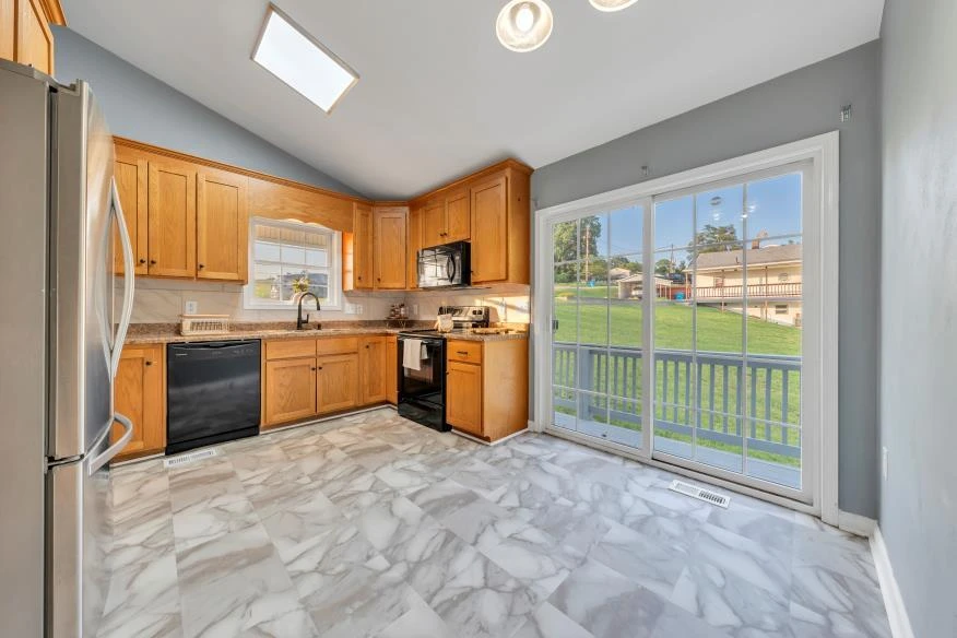 1349 Archbold AVE - Photo 11
