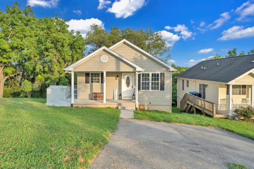 1349 Archbold AVE - Photo 2