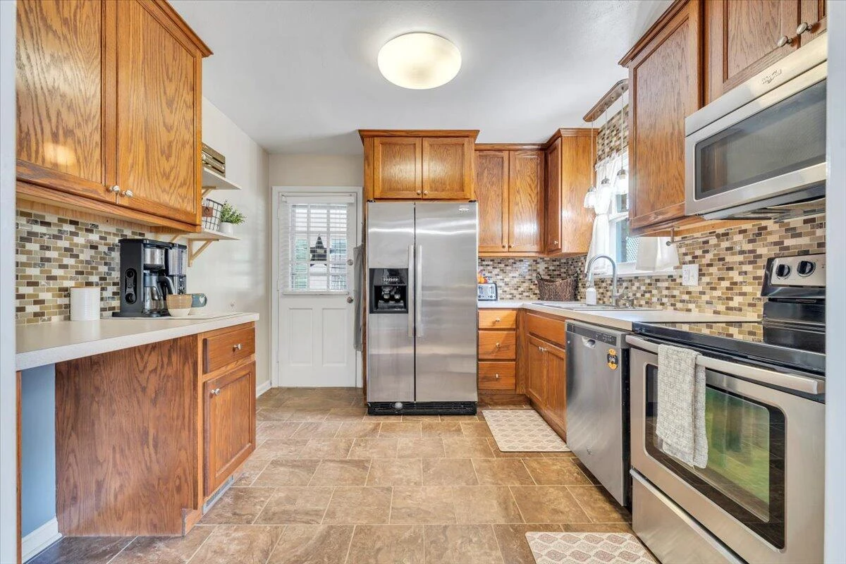 1720 Parker LN - Photo 15