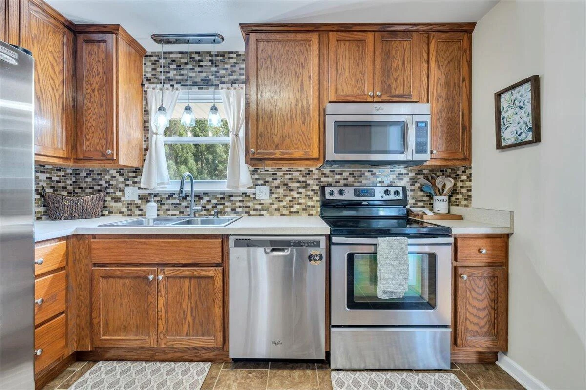 1720 Parker LN - Photo 16