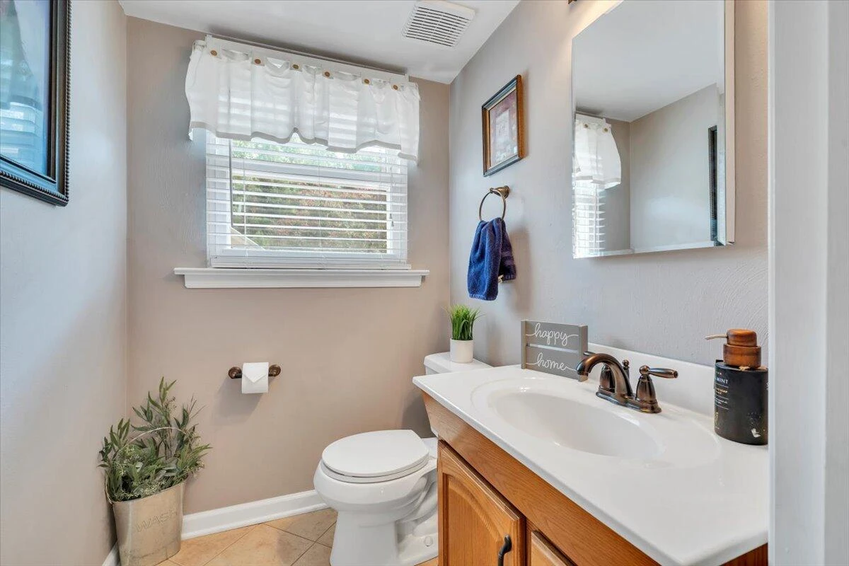 1720 Parker LN - Photo 22