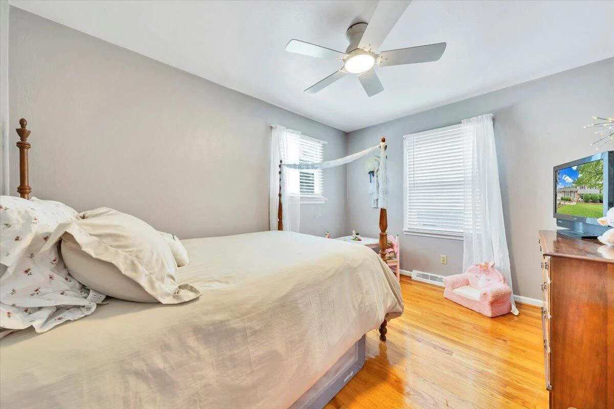 1720 Parker LN - Photo 25