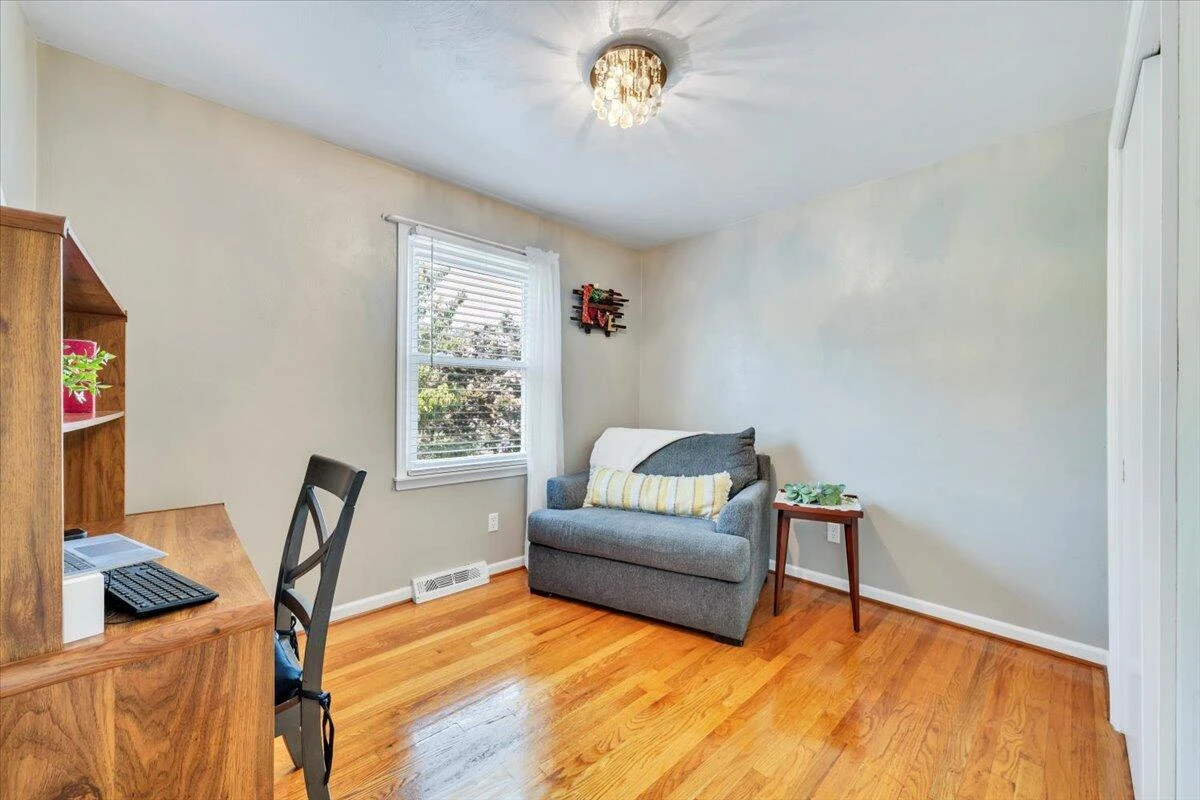 1720 Parker LN - Photo 26