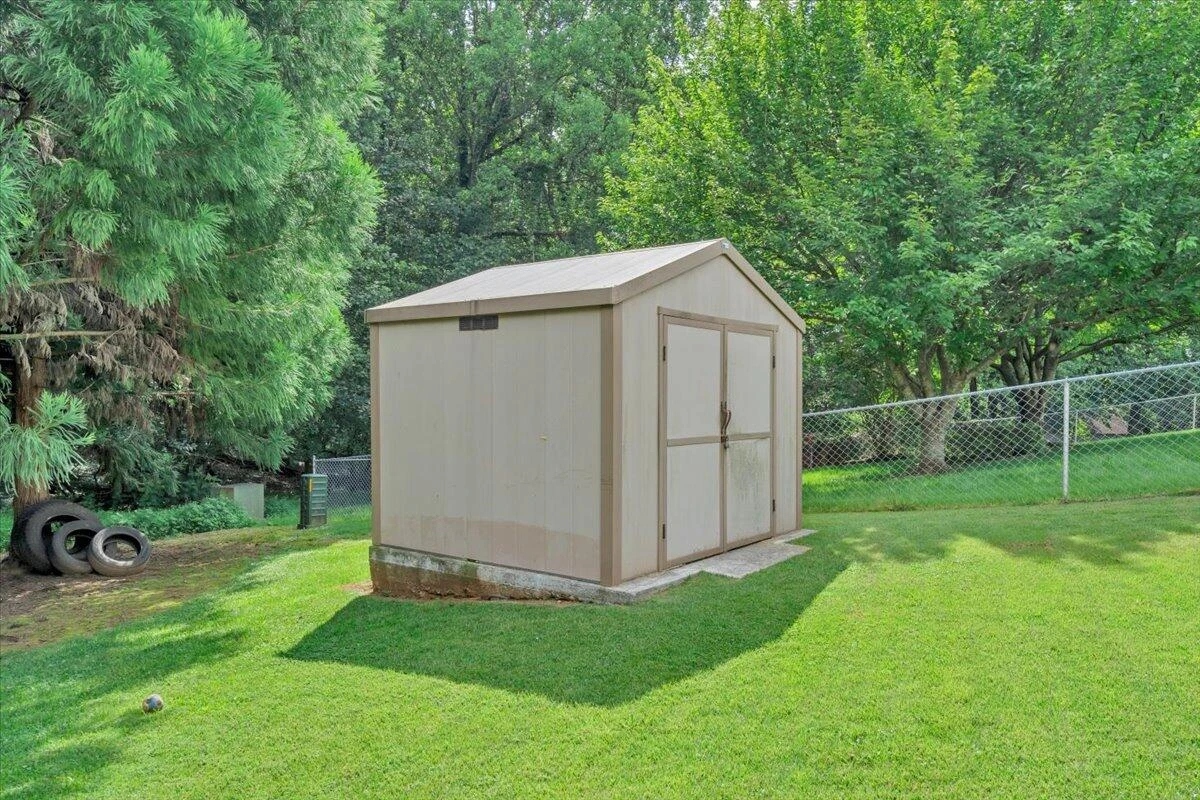 1720 Parker LN - Photo 31