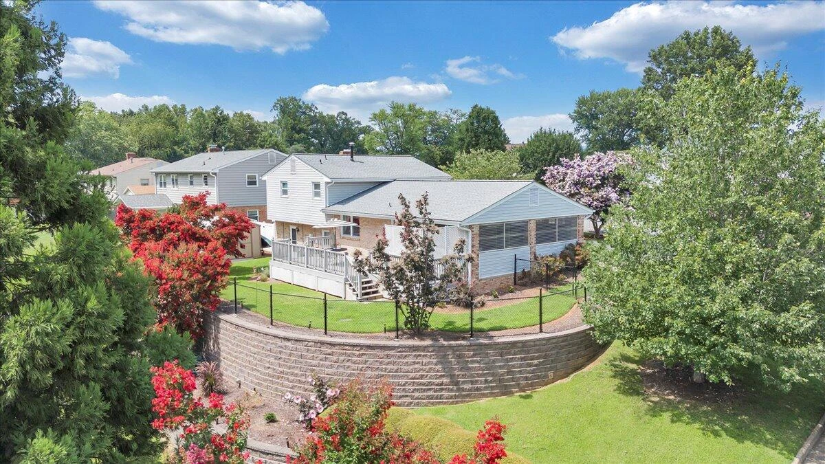 1720 Parker LN - Photo 42
