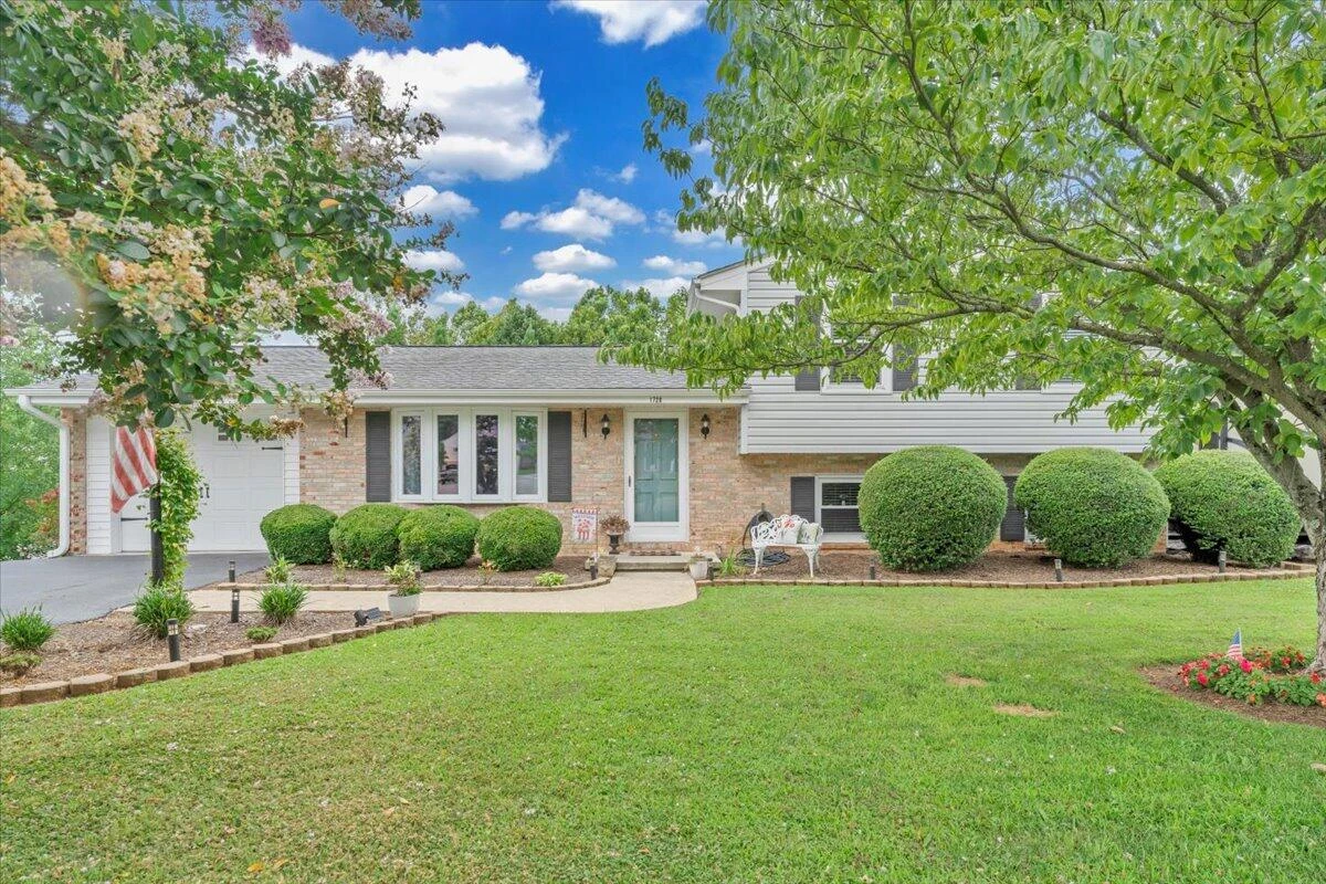 1720 Parker LN - Photo 49