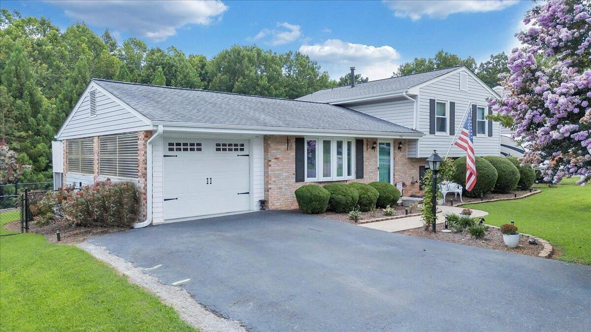 1720 Parker LN - Photo 55