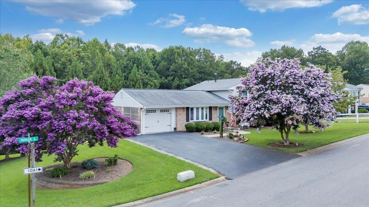 1720 Parker LN - Photo 56
