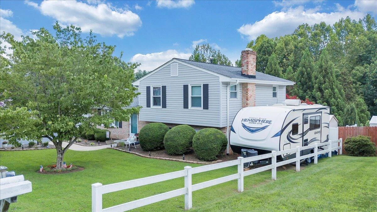 1720 Parker LN - Photo 57