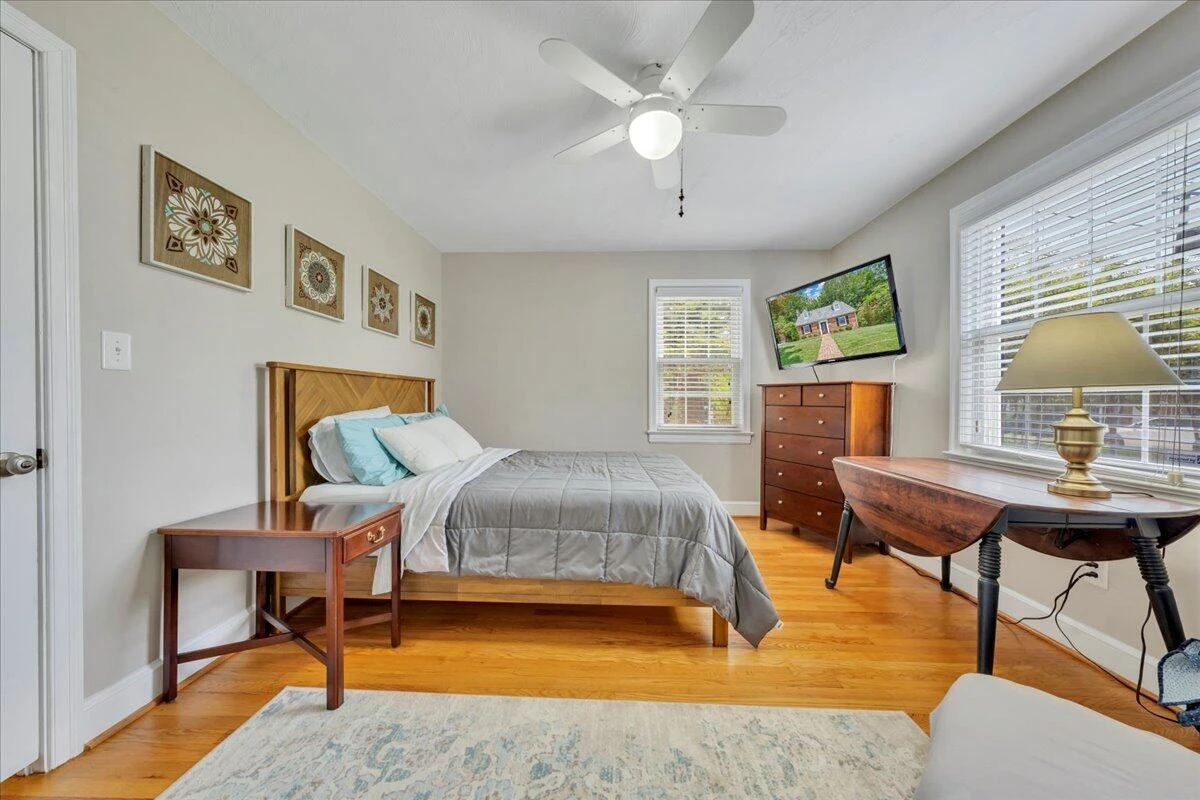 2927 Oak Crest AVE - Photo 18