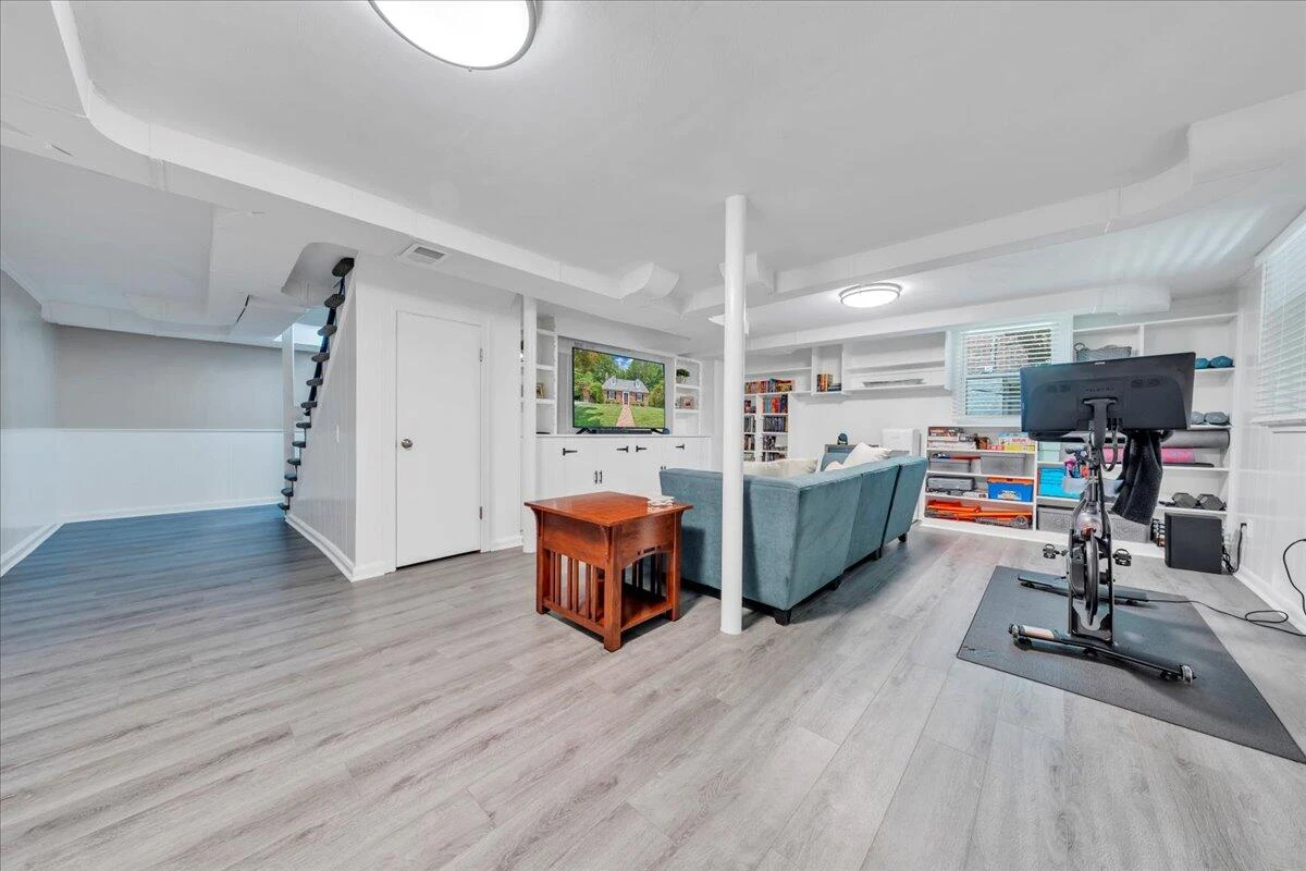 2927 Oak Crest AVE - Photo 29