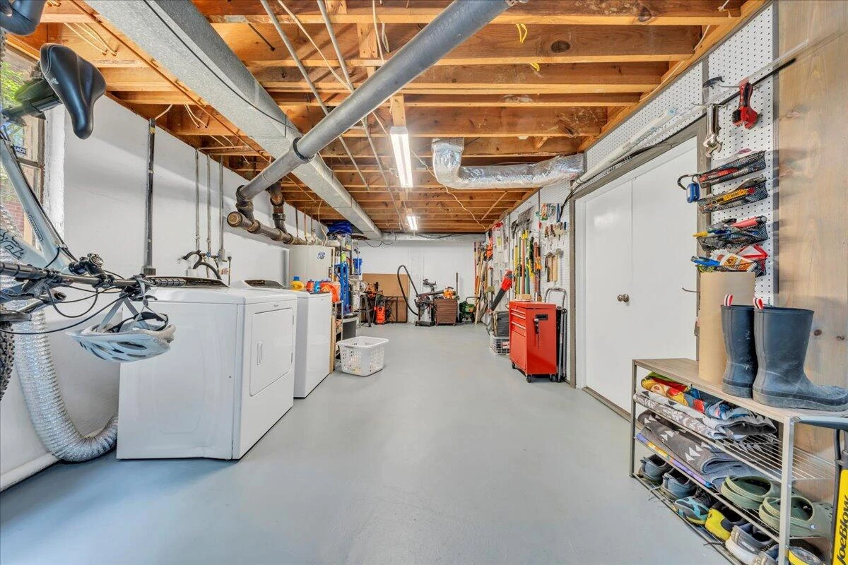 2927 Oak Crest AVE - Photo 32