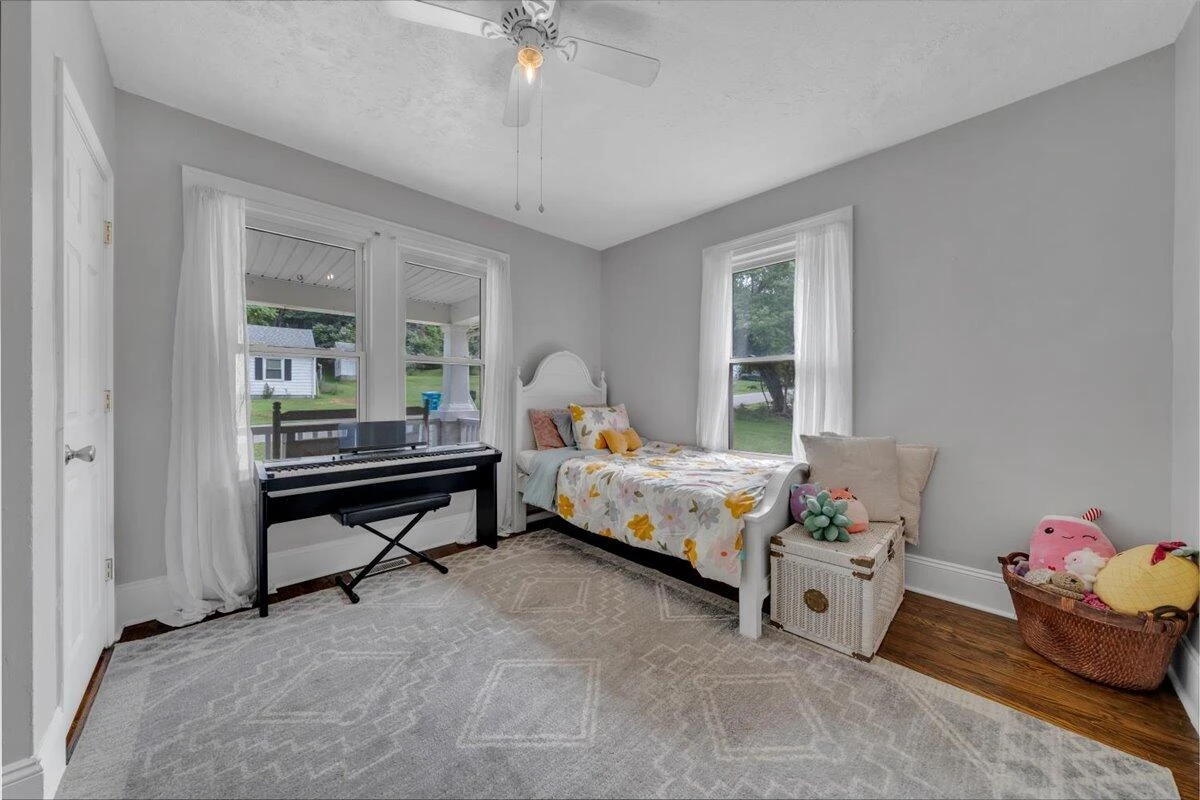 1349 Rose  AVE - Photo 15