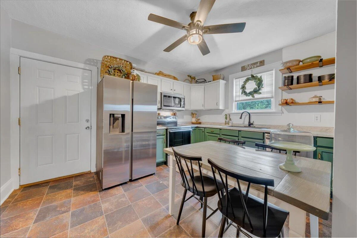 1349 Rose  AVE - Photo 16