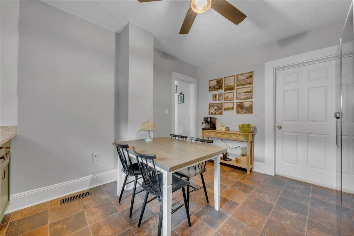 1349 Rose  AVE - Photo 18