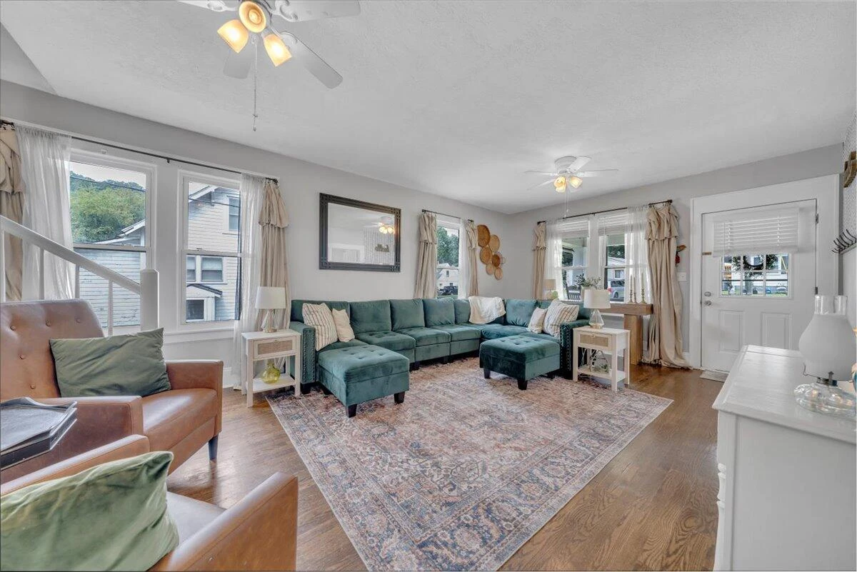 1349 Rose  AVE - Photo 8