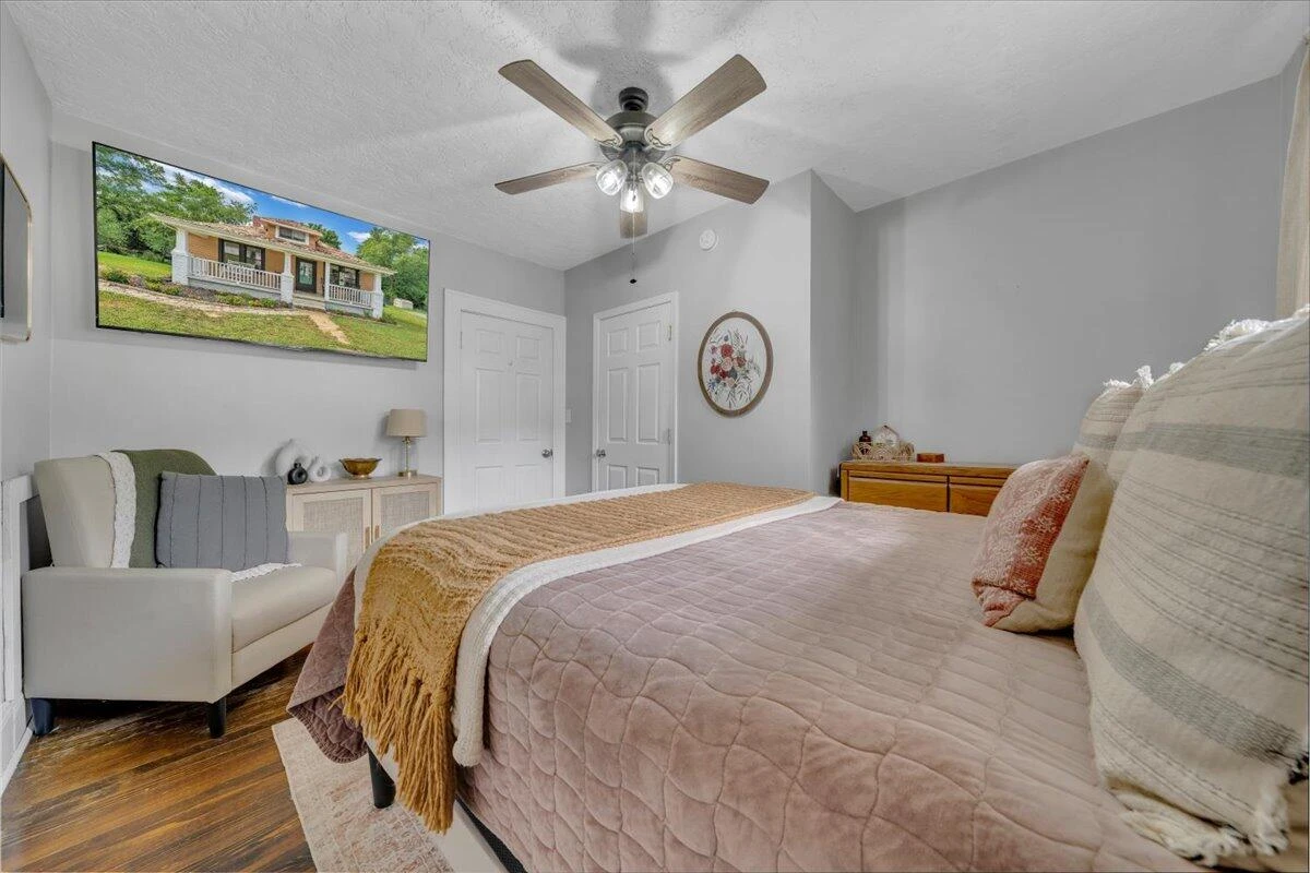1349 Rose  AVE - Photo 11