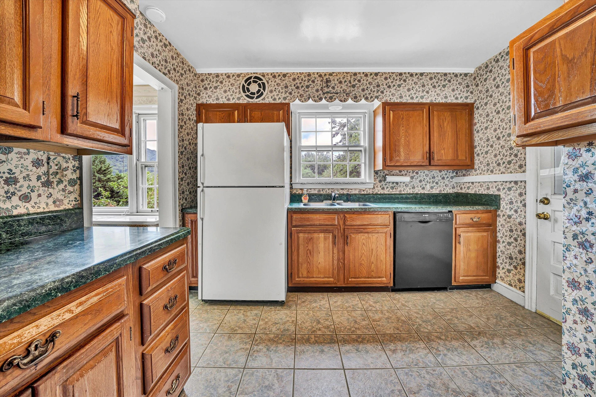 2622 Wycliffe AVE - Photo 14