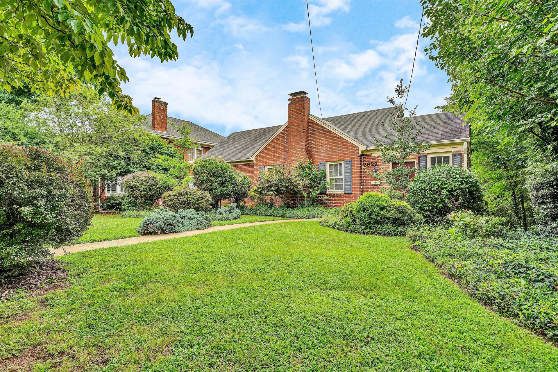 2622 Wycliffe AVE - Photo 2