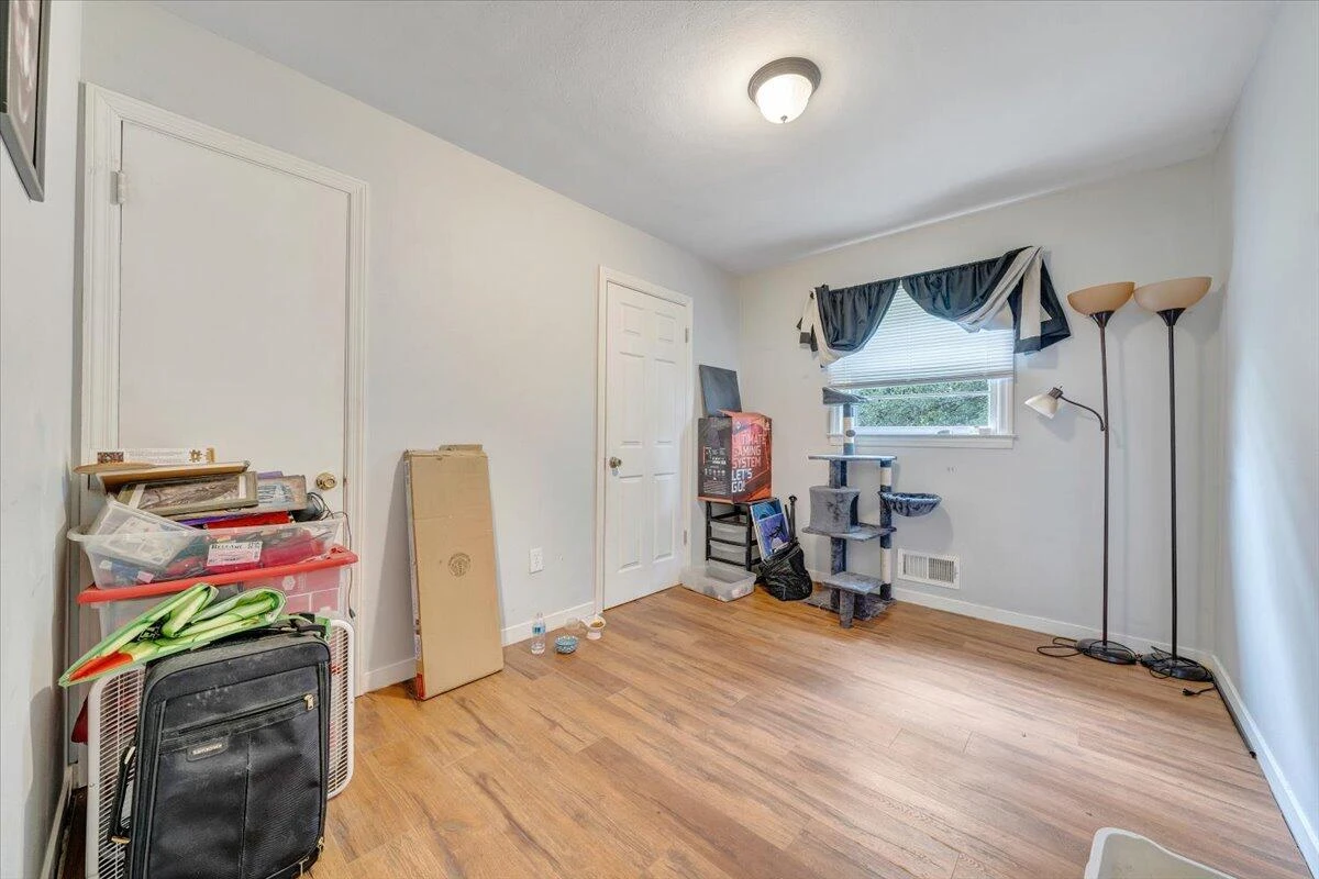 3926 Maine AVE - Photo 15