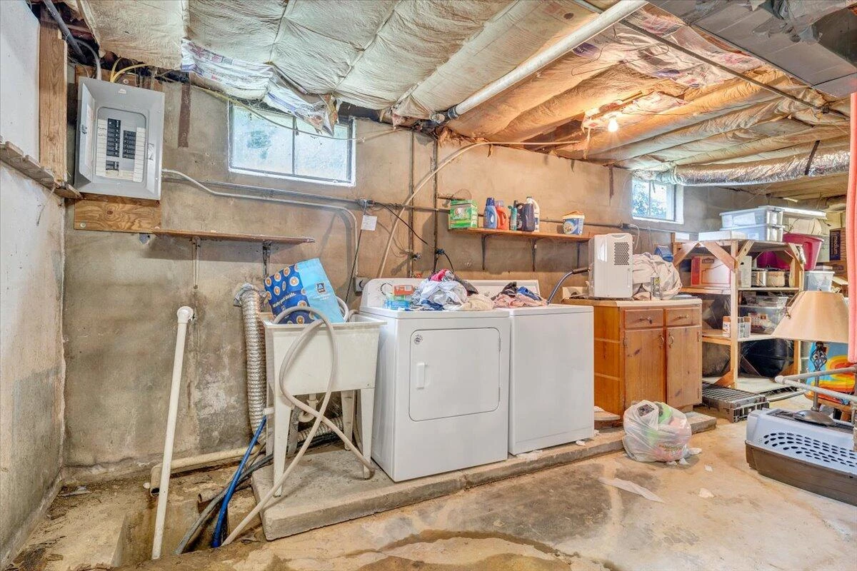 3926 Maine AVE - Photo 16