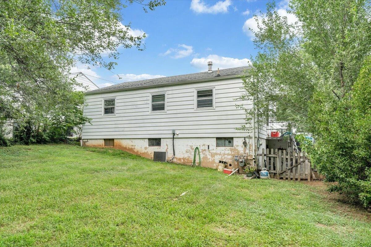 3926 Maine AVE - Photo 20