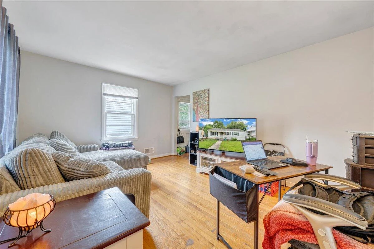 3926 Maine AVE - Photo 5