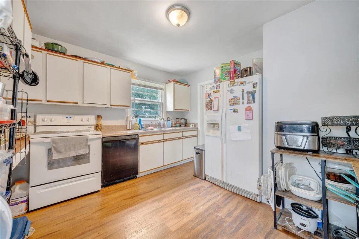 3926 Maine AVE - Photo 6