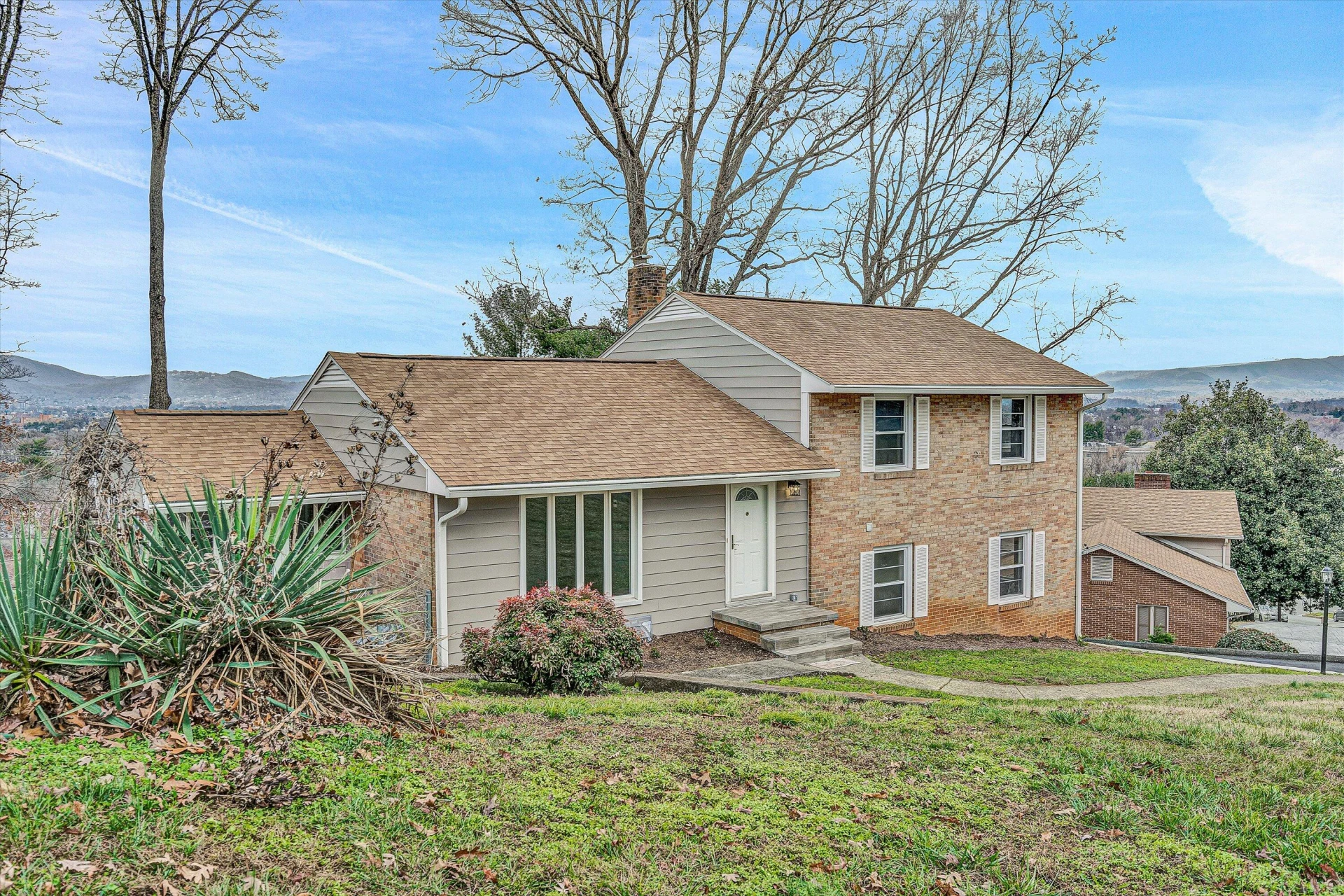 2501 MAYCREST ST - Photo 2